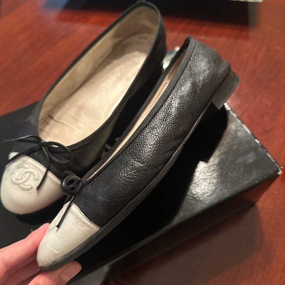 Chanel Black White Cap Toe Leather Ballet Flats - Picture 2 of 5